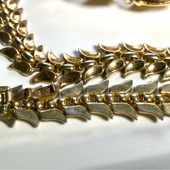 Lot ALL Crown Trifari Pat Pend. Necklace Bracelet Set, Leaf Necklace, Bracelet. - Picture 4 of 7